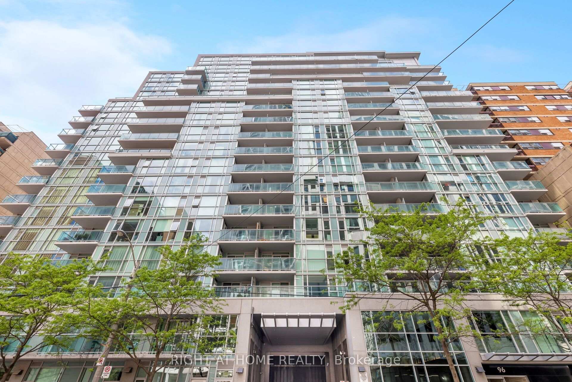 Photo 3 of Unit PH8, 96 St Patrick Street, Toronto, Kensington-Chinatown — HOMEH