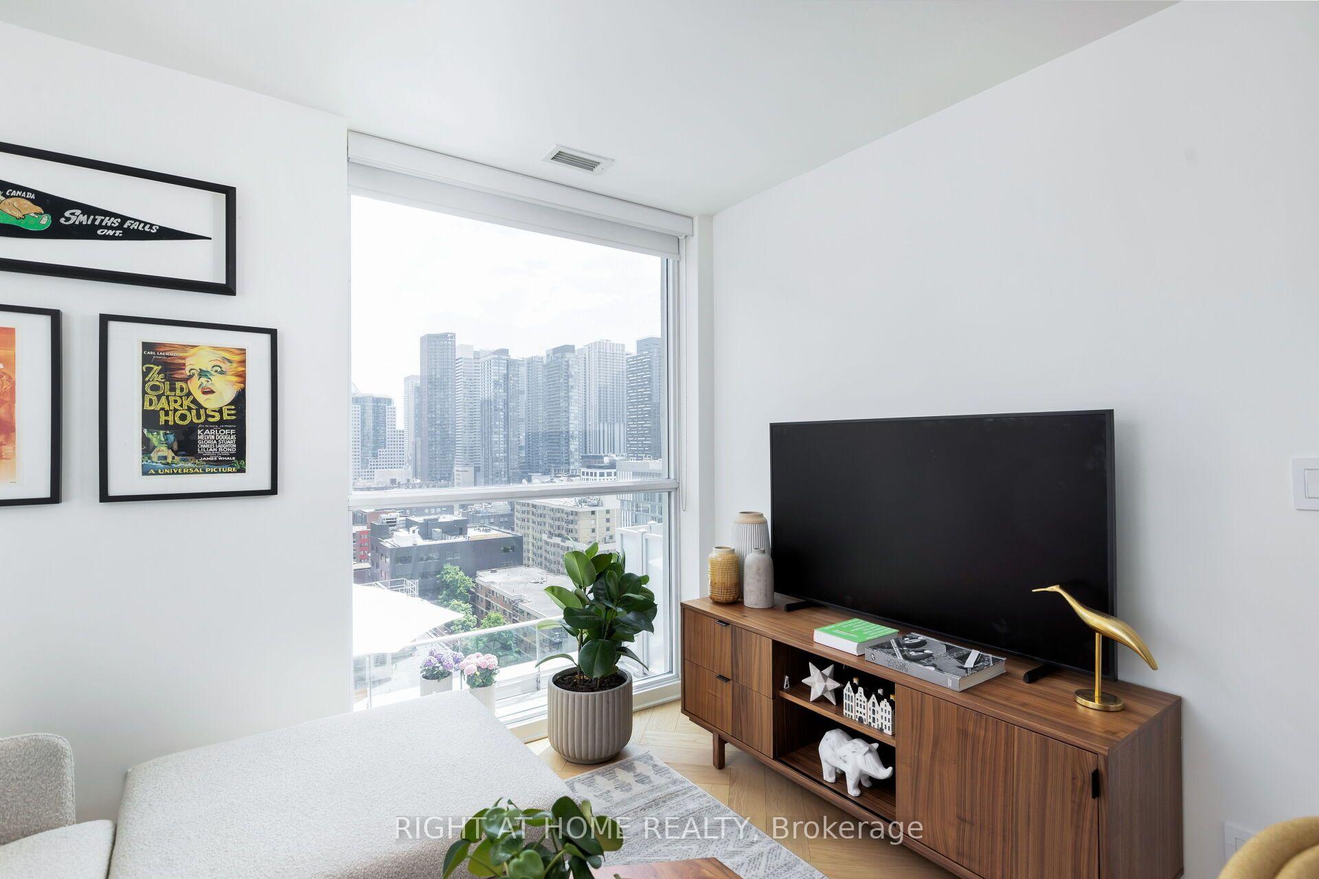 Photo 32 of Unit PH8, 96 St Patrick Street, Toronto, Kensington-Chinatown — HOMEH