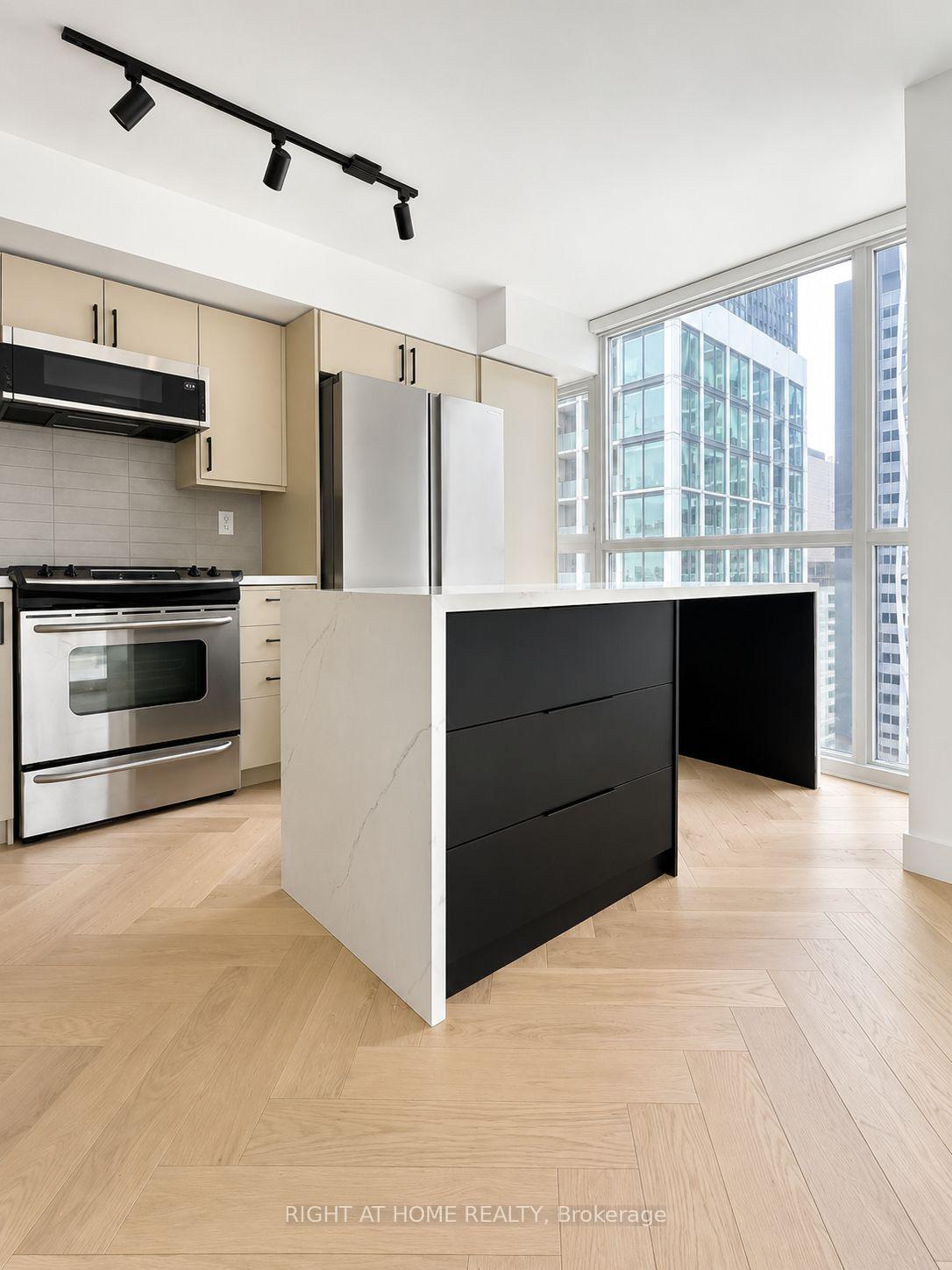 Photo 42 of Unit PH8, 96 St Patrick Street, Toronto, Kensington-Chinatown — HOMEH