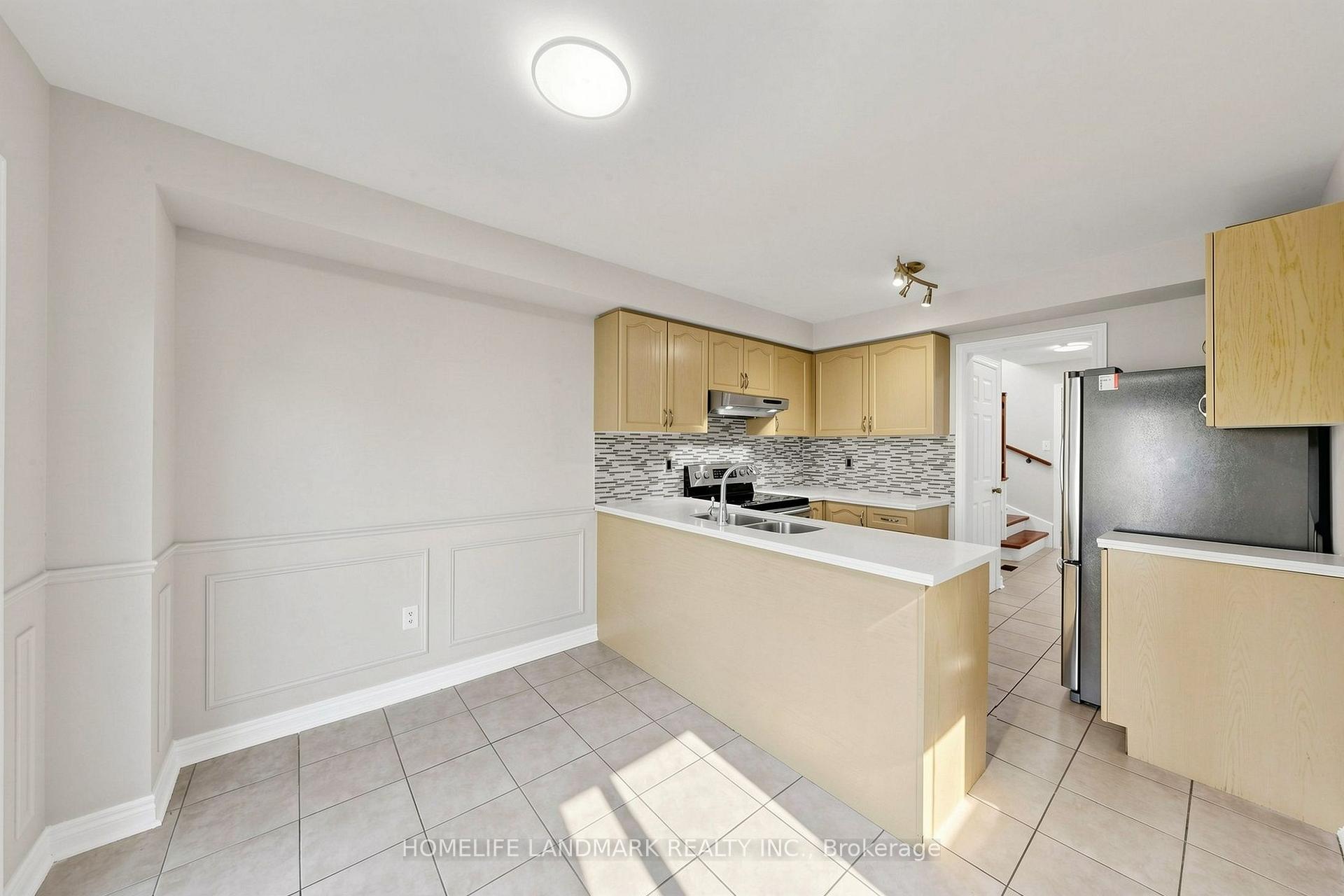 Photo 8 of 5853 Swordsman Drive, Mississauga, Churchill Meadows — HOMEH
