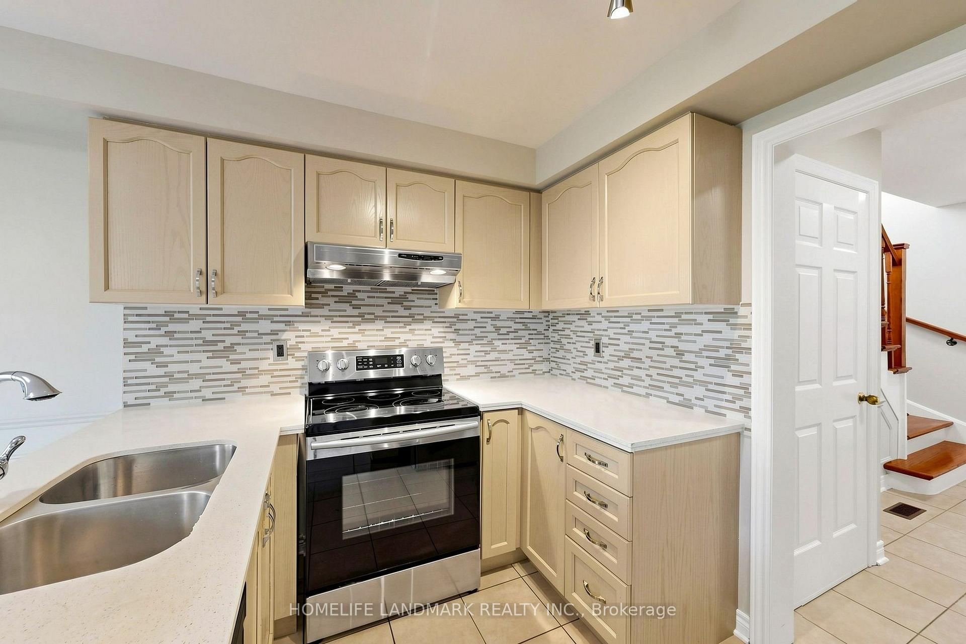 Photo 10 of 5853 Swordsman Drive, Mississauga, Churchill Meadows — HOMEH