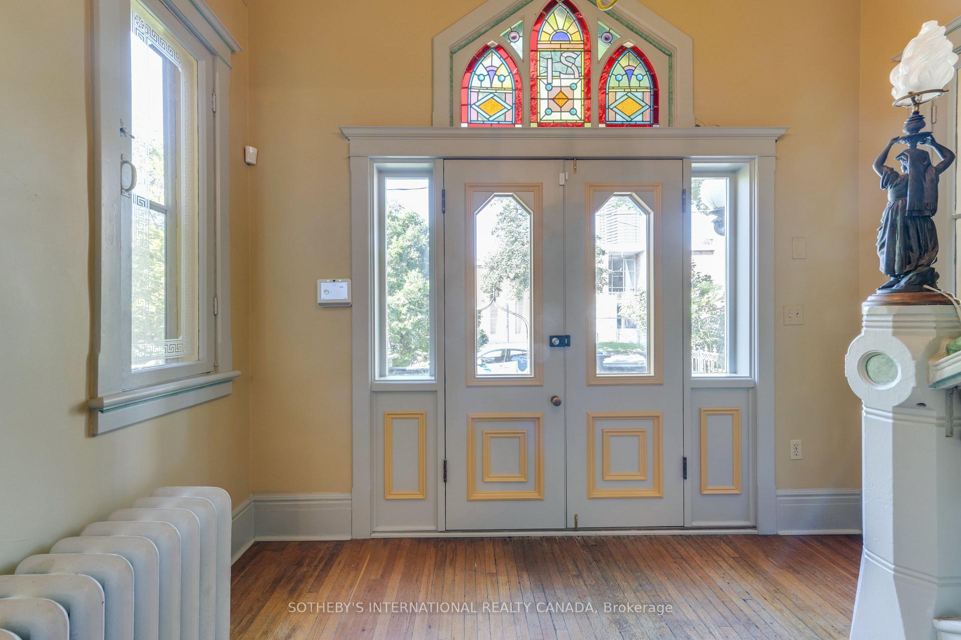Photo 3 of 21 Rose Avenue, Toronto, Cabbagetown-South St. James Town — HOMEH