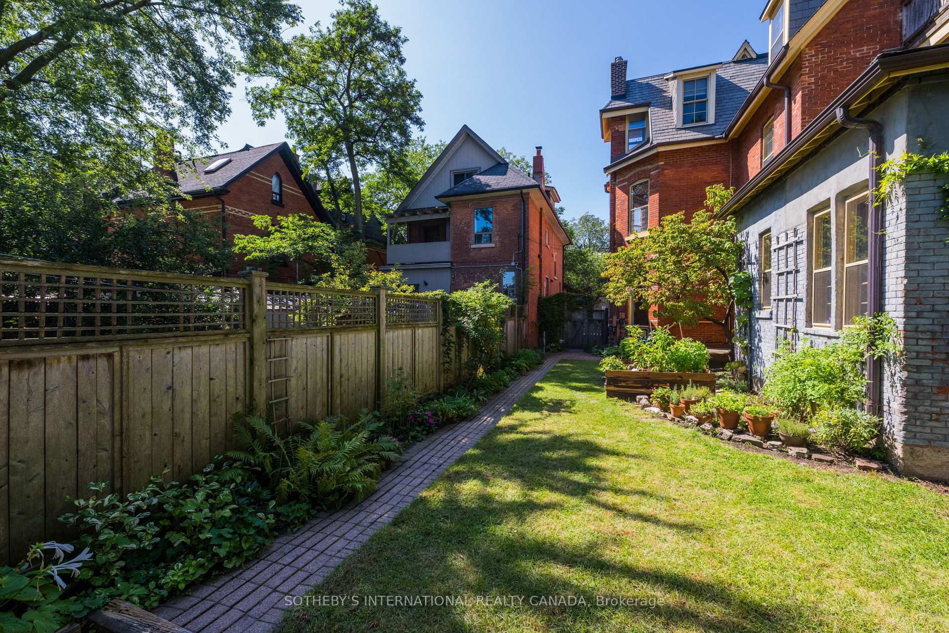 Photo 24 of 21 Rose Avenue, Toronto, Cabbagetown-South St. James Town — HOMEH