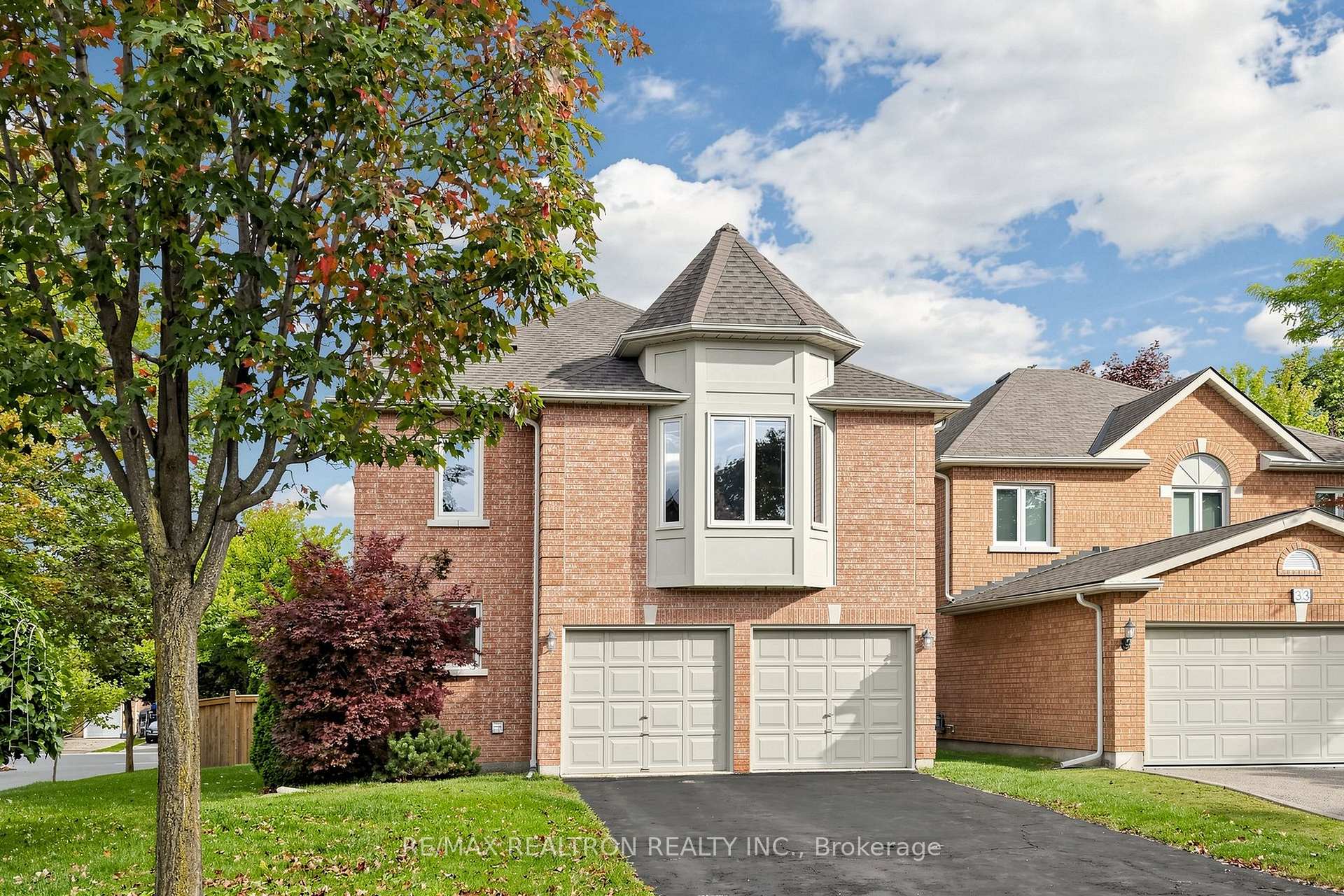 Photo 2 of 29 Joshua Court, Vaughan, Crestwood-Springfarm-Yorkhill — HOMEH