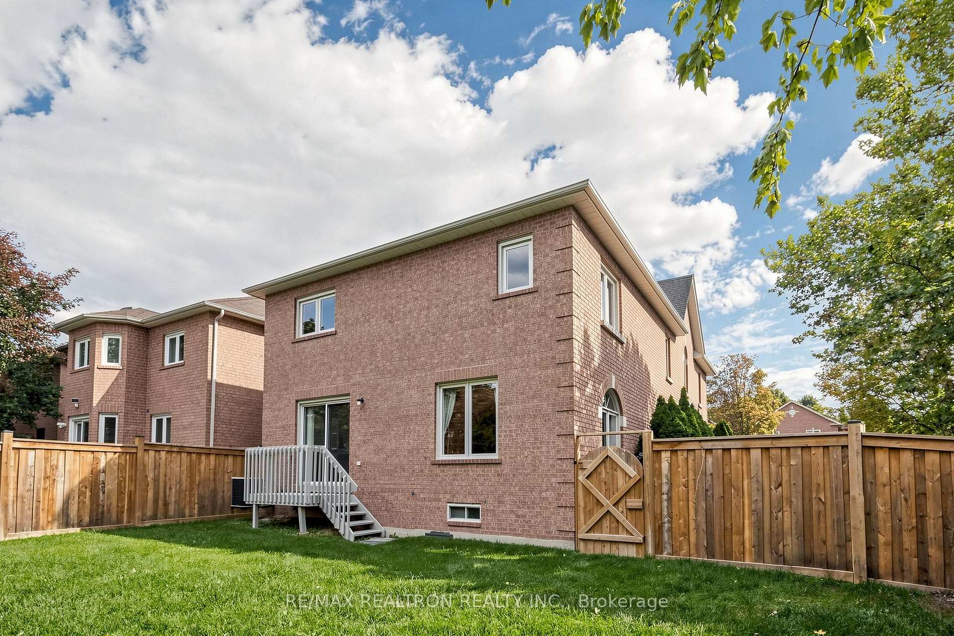 Photo 38 of 29 Joshua Court, Vaughan, Crestwood-Springfarm-Yorkhill — HOMEH