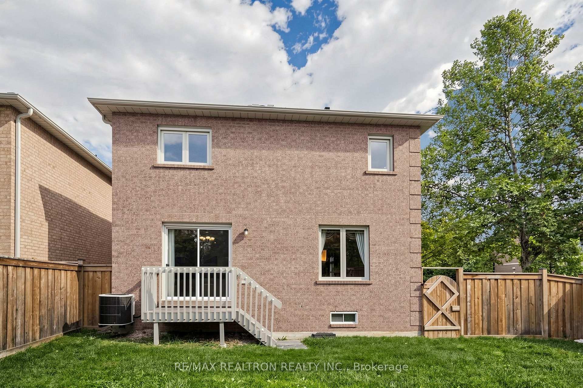 Photo 39 of 29 Joshua Court, Vaughan, Crestwood-Springfarm-Yorkhill — HOMEH