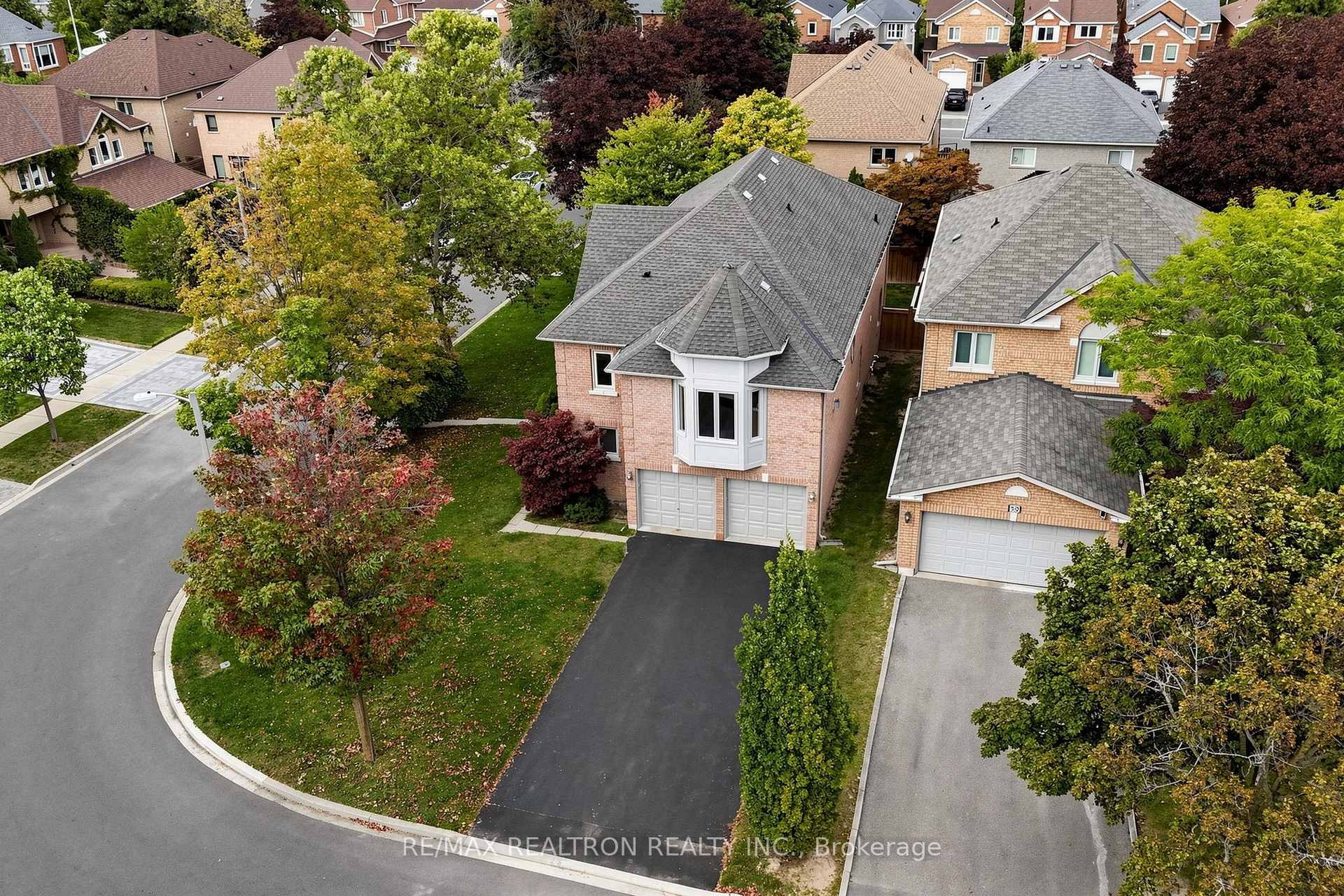 Photo 41 of 29 Joshua Court, Vaughan, Crestwood-Springfarm-Yorkhill — HOMEH