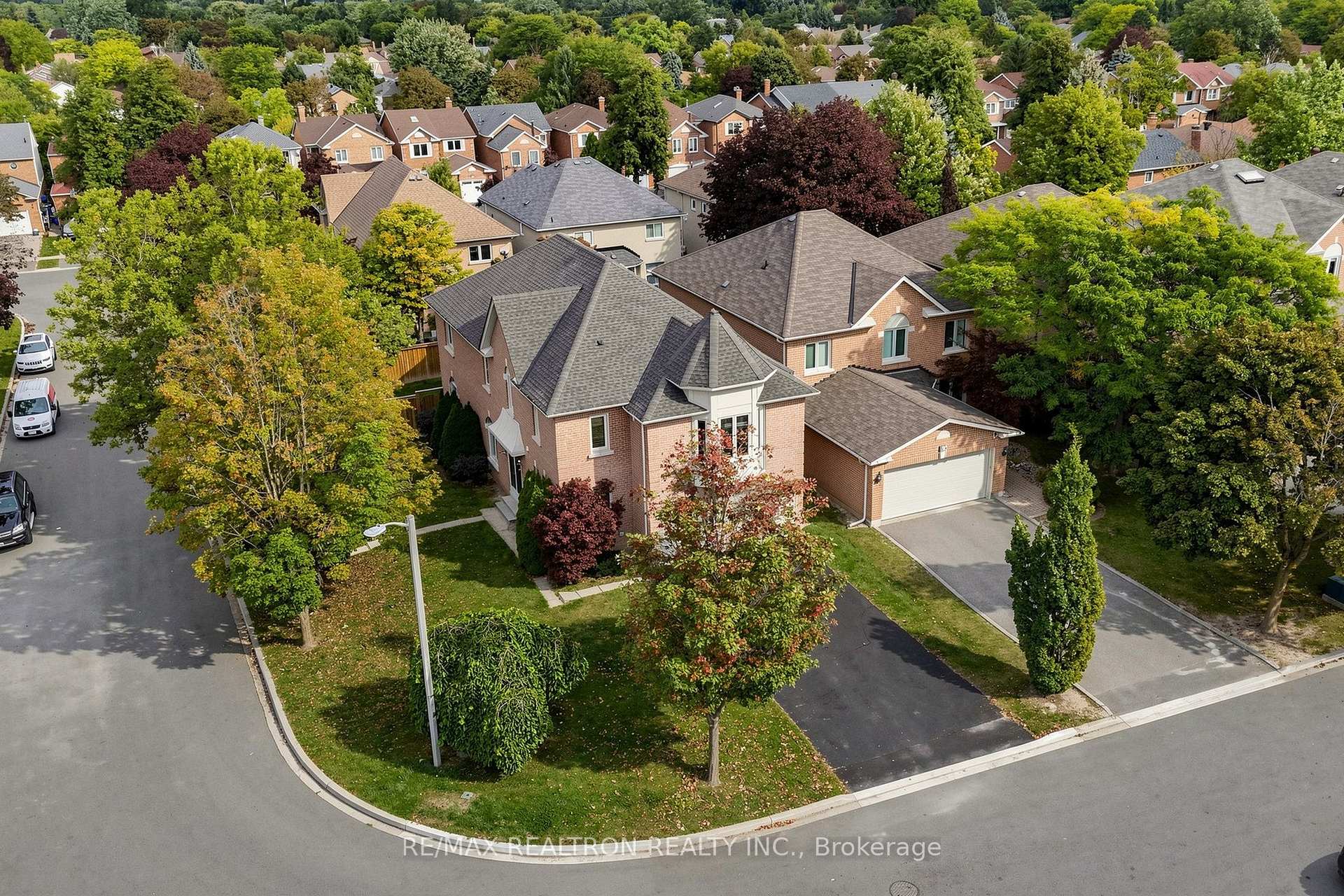 Photo 42 of 29 Joshua Court, Vaughan, Crestwood-Springfarm-Yorkhill — HOMEH