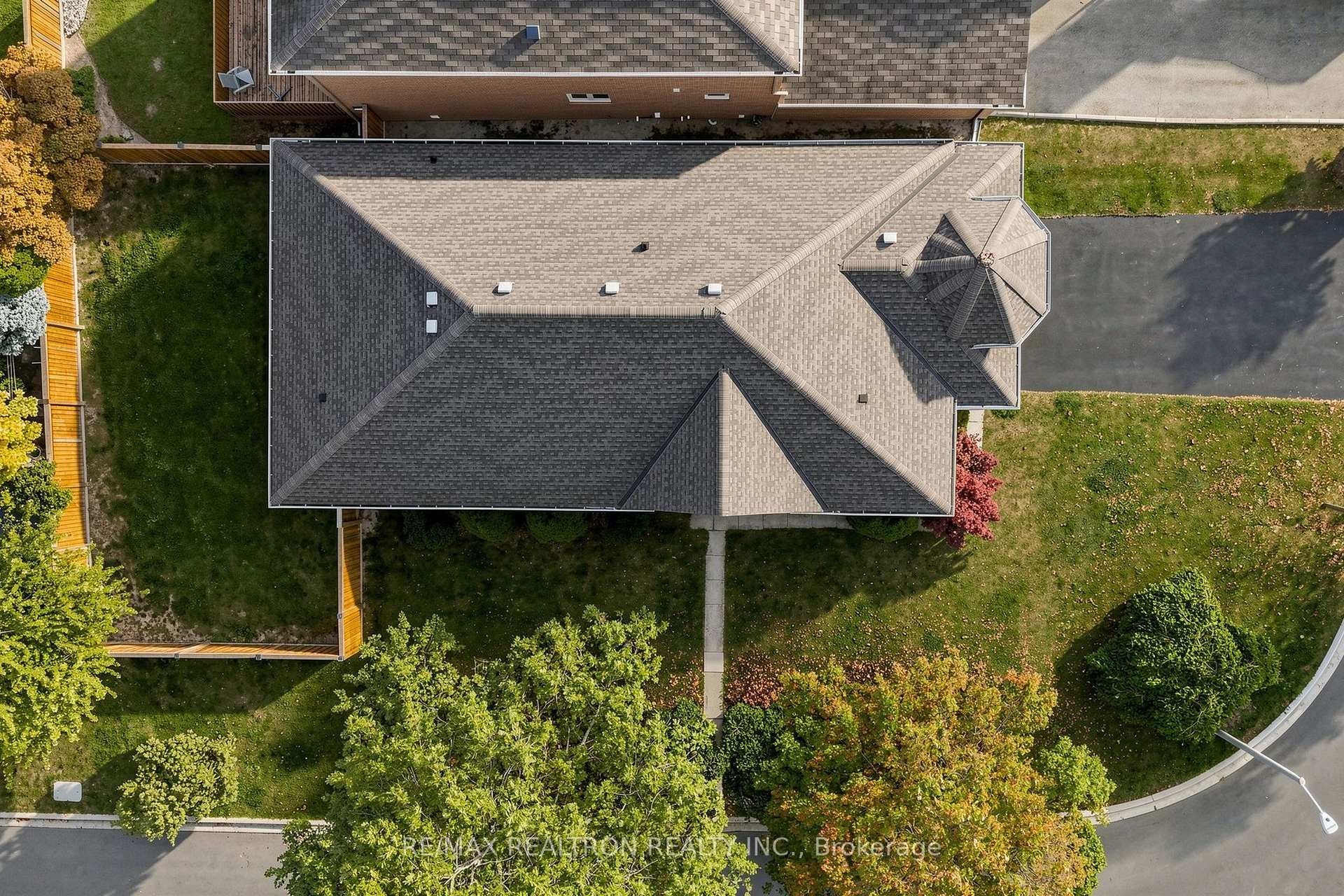 Photo 43 of 29 Joshua Court, Vaughan, Crestwood-Springfarm-Yorkhill — HOMEH