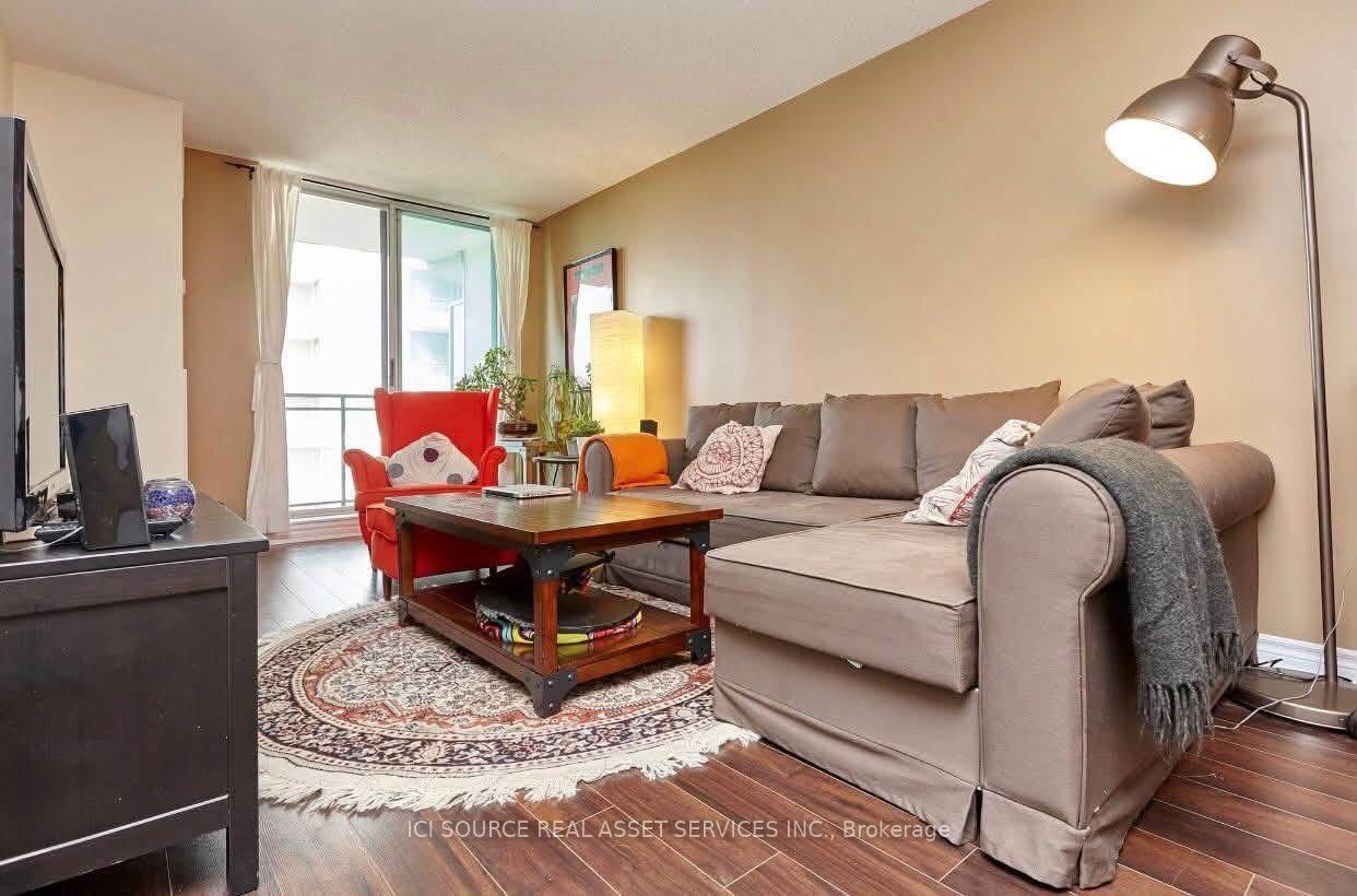 Photo 2 of Unit 812, 228 Queens Quay W, Toronto, Waterfront Communities — HOMEH