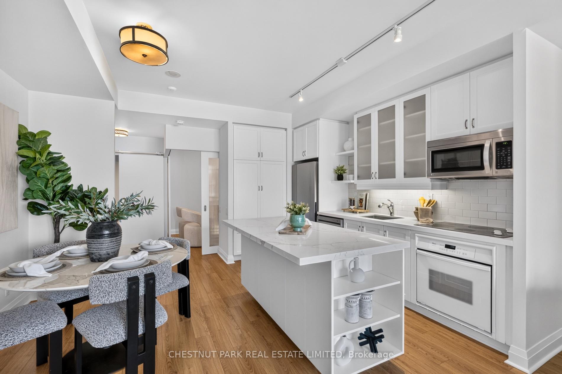 Photo 3 of Unit 607, 20 Scrivener Square, Toronto, Rosedale-Moore Park — HOMEH