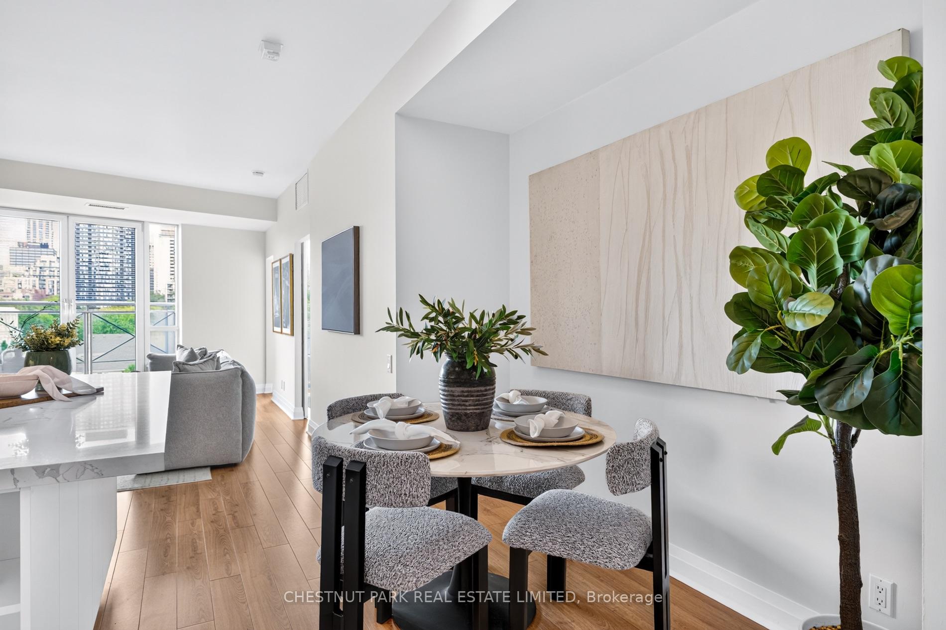 Photo 6 of Unit 607, 20 Scrivener Square, Toronto, Rosedale-Moore Park — HOMEH