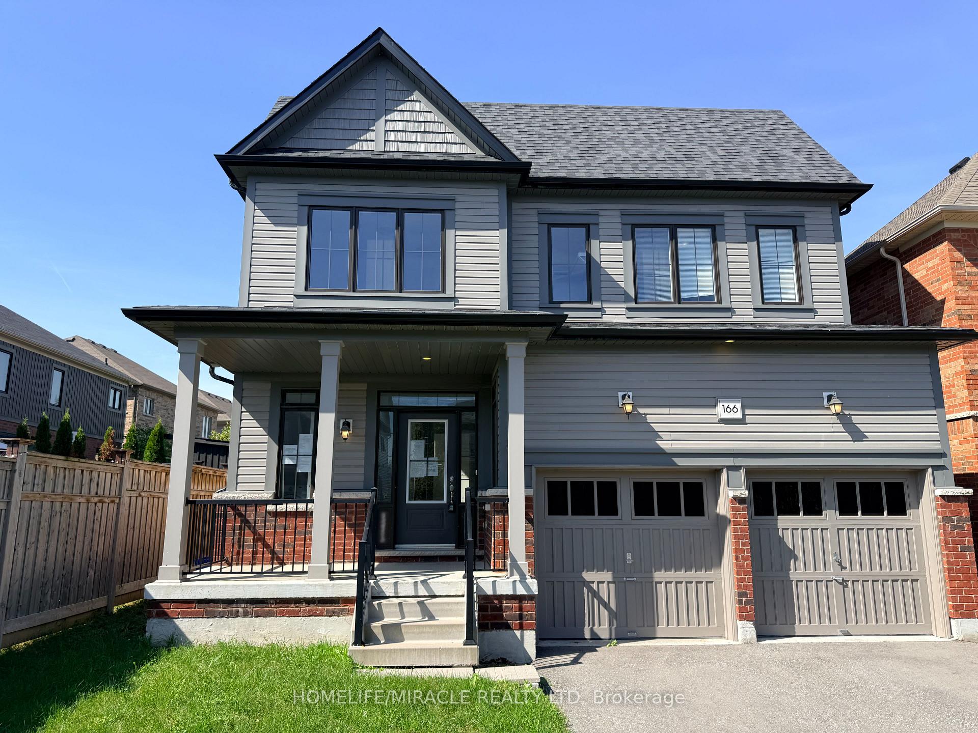 Photo 4 of 166 Crombie Street, Clarington, Bowmanville — HOMEH