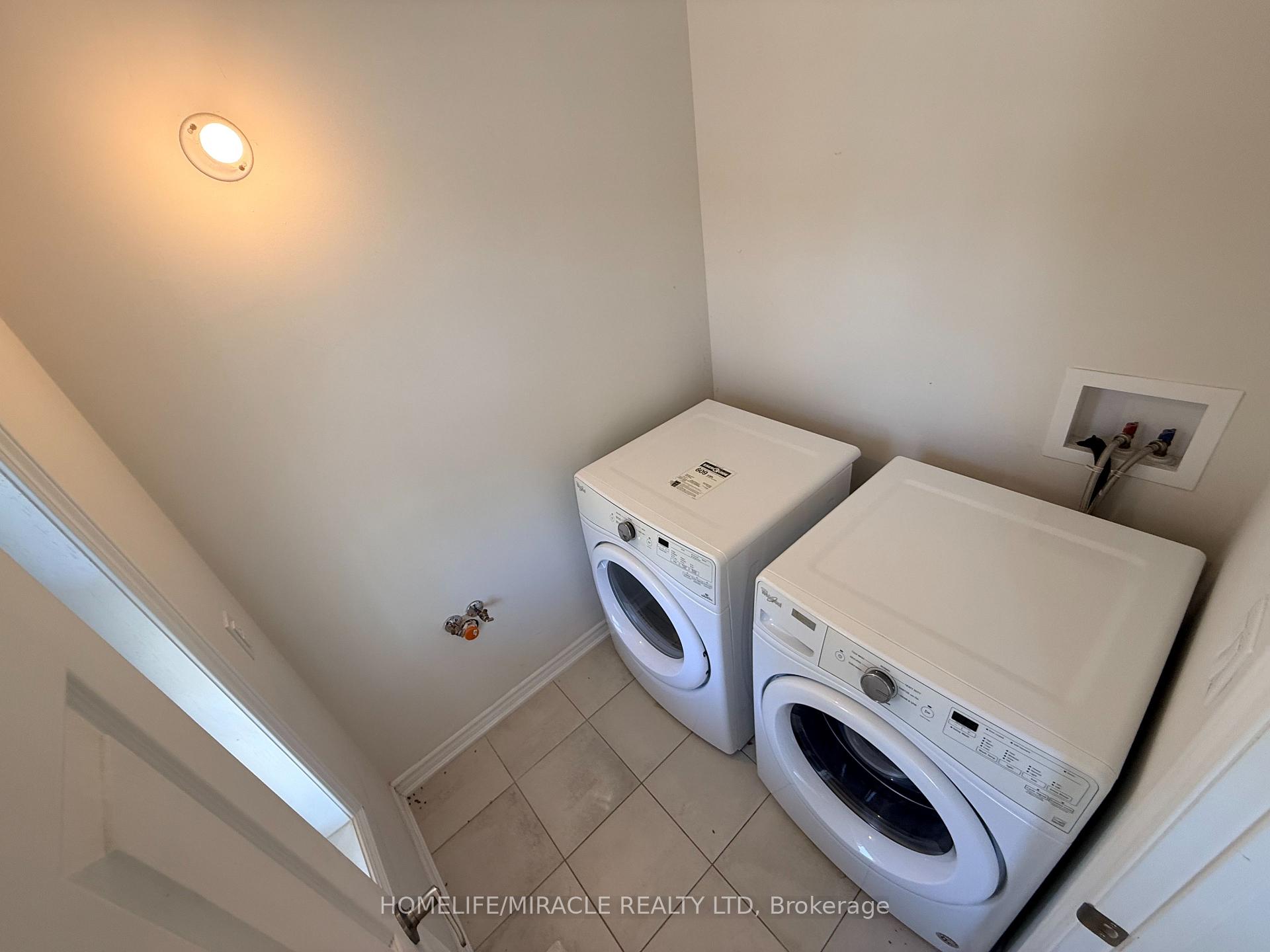 Photo 6 of 166 Crombie Street, Clarington, Bowmanville — HOMEH
