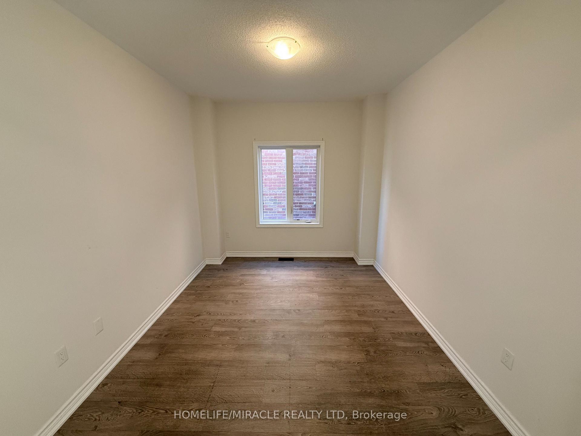 Photo 8 of 166 Crombie Street, Clarington, Bowmanville — HOMEH