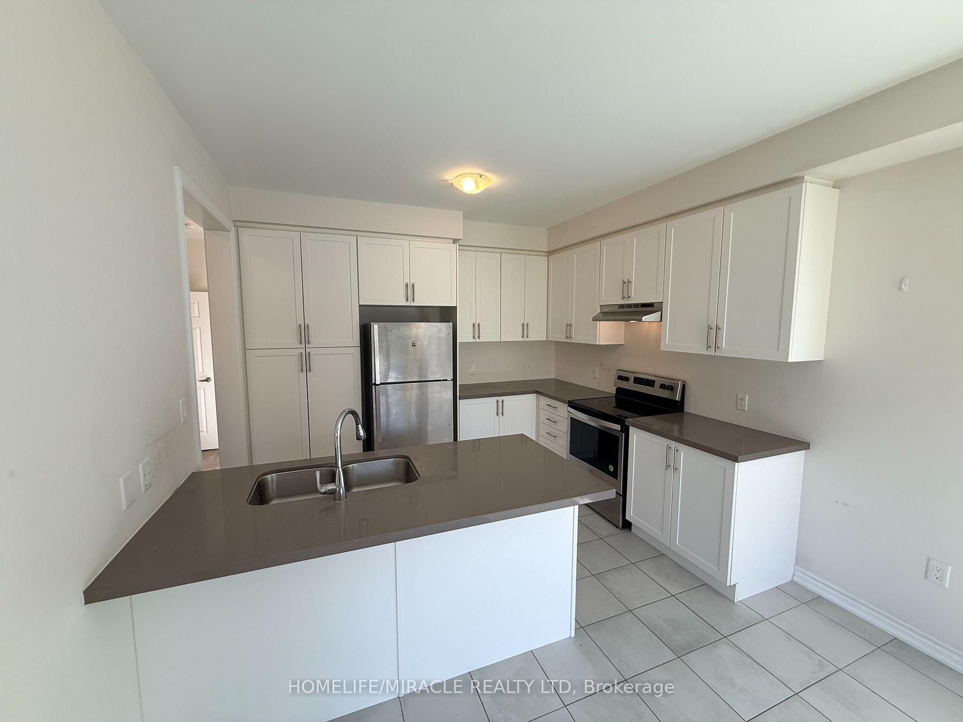 Photo 10 of 166 Crombie Street, Clarington, Bowmanville — HOMEH