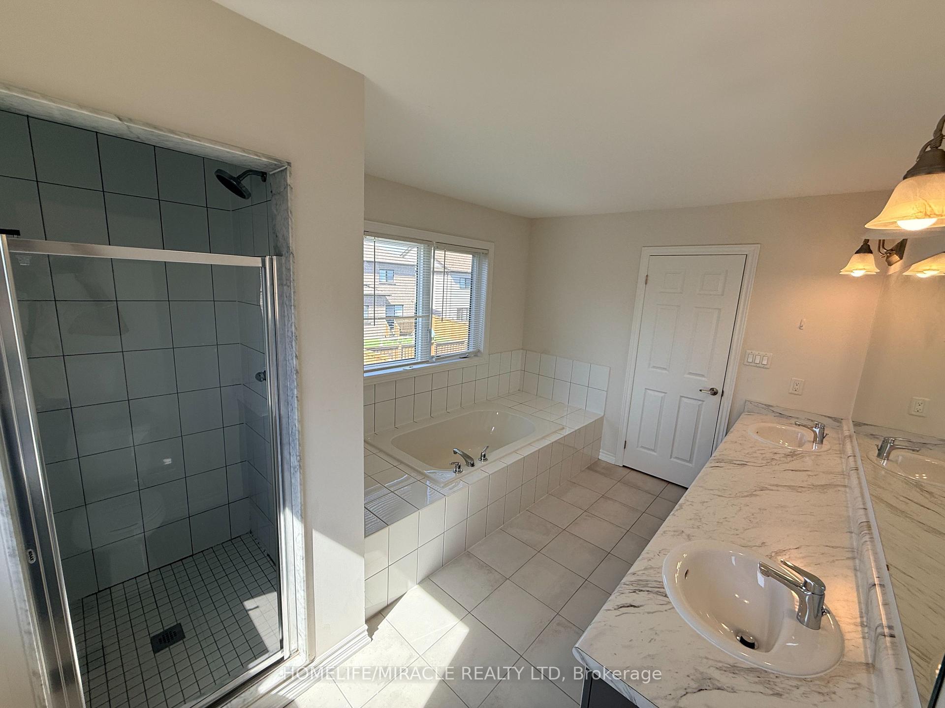 Photo 26 of 166 Crombie Street, Clarington, Bowmanville — HOMEH