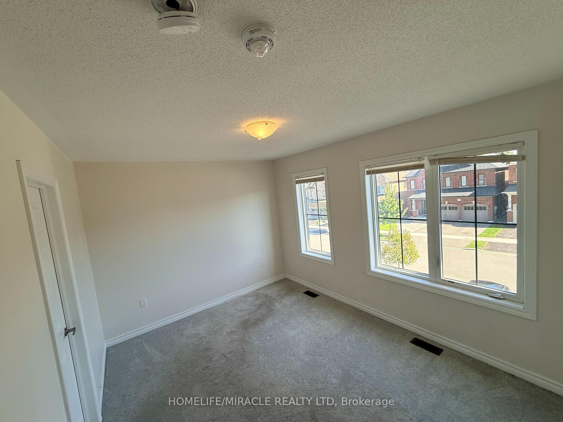 Photo 28 of 166 Crombie Street, Clarington, Bowmanville — HOMEH