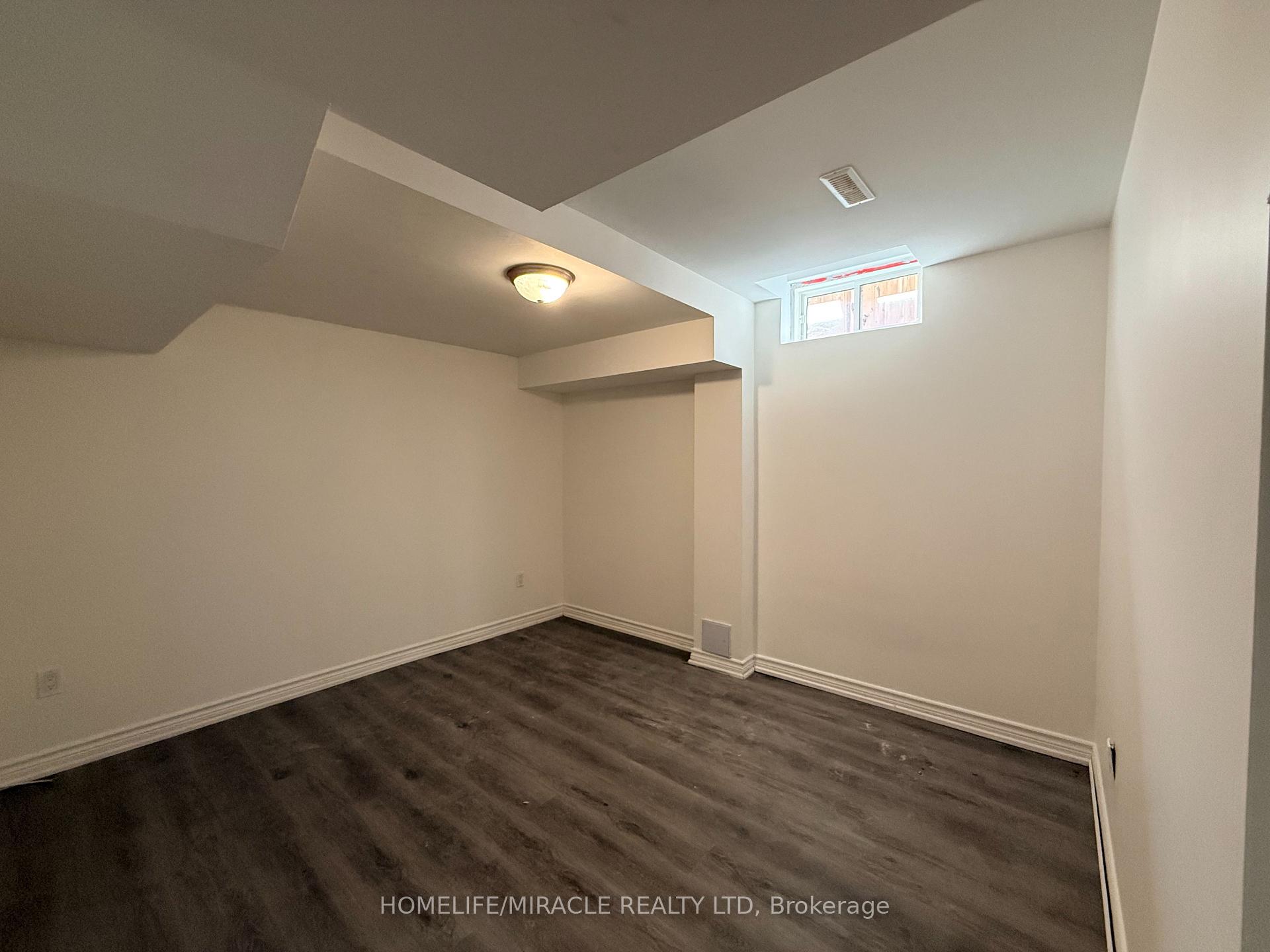 Photo 31 of 166 Crombie Street, Clarington, Bowmanville — HOMEH