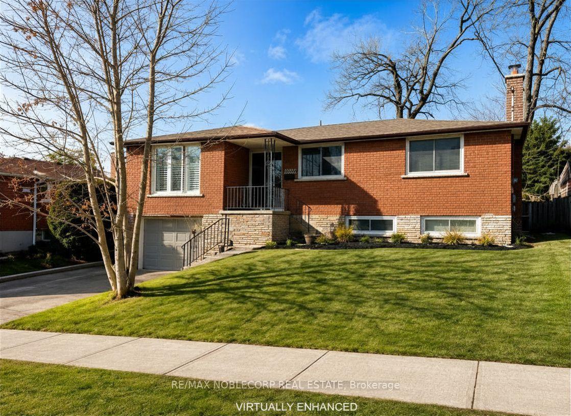 Photo of 166 Collings Avenue