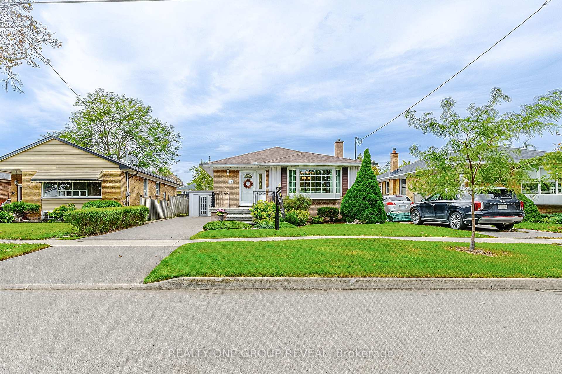 Photo 2 of 20 Basildon Crescent, Scarborough, Cliffcrest — HOMEH