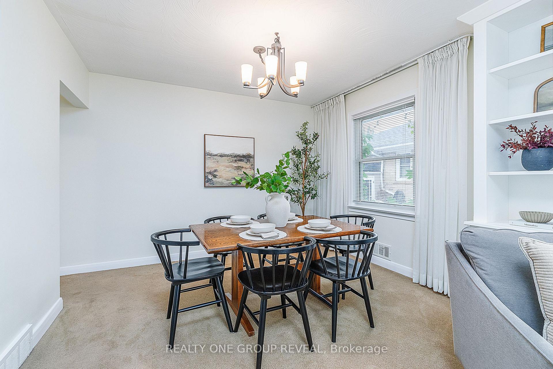 Photo 11 of 20 Basildon Crescent, Scarborough, Cliffcrest — HOMEH