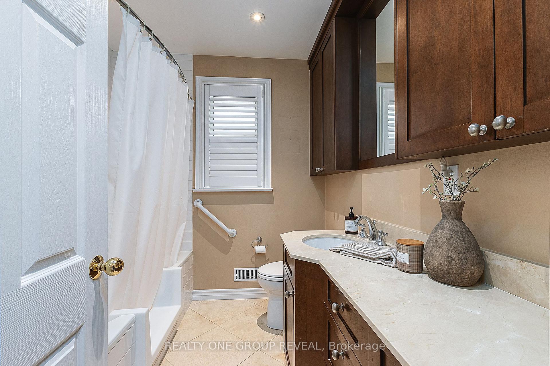 Photo 13 of 20 Basildon Crescent, Scarborough, Cliffcrest — HOMEH