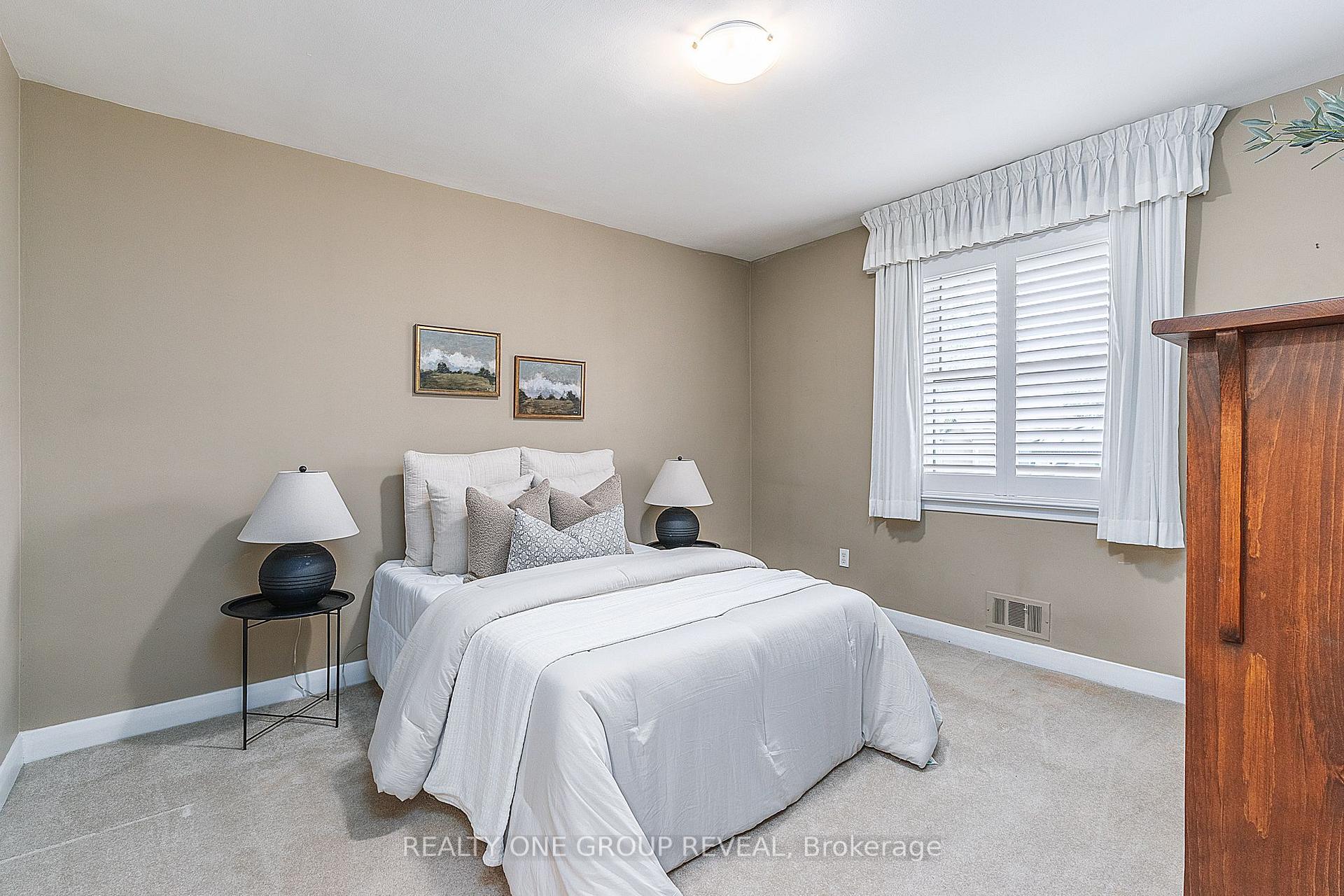 Photo 14 of 20 Basildon Crescent, Scarborough, Cliffcrest — HOMEH