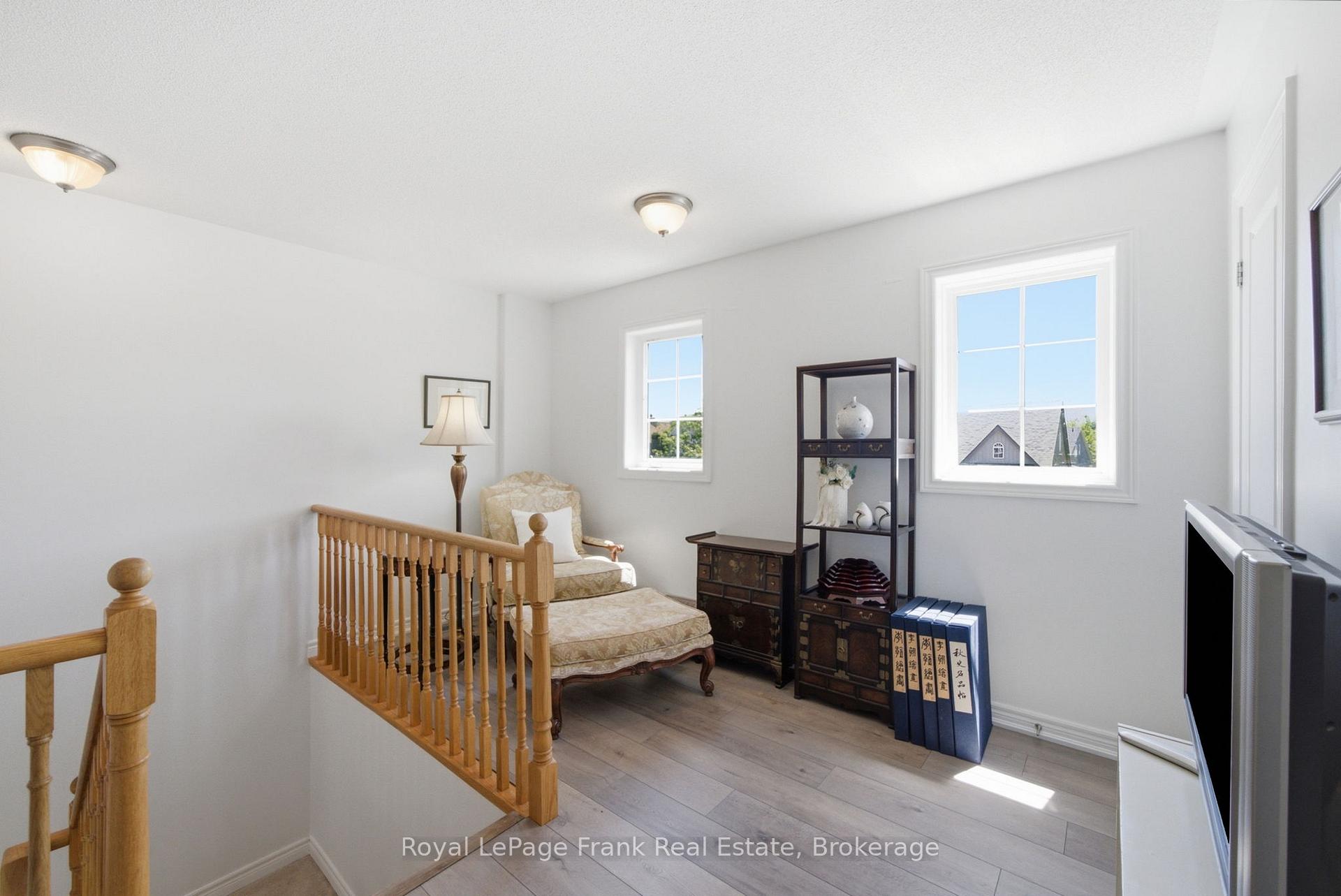 Photo 14 of 26 Fallingbrook Crescent, Kawartha Lakes, Lindsay — HOMEH