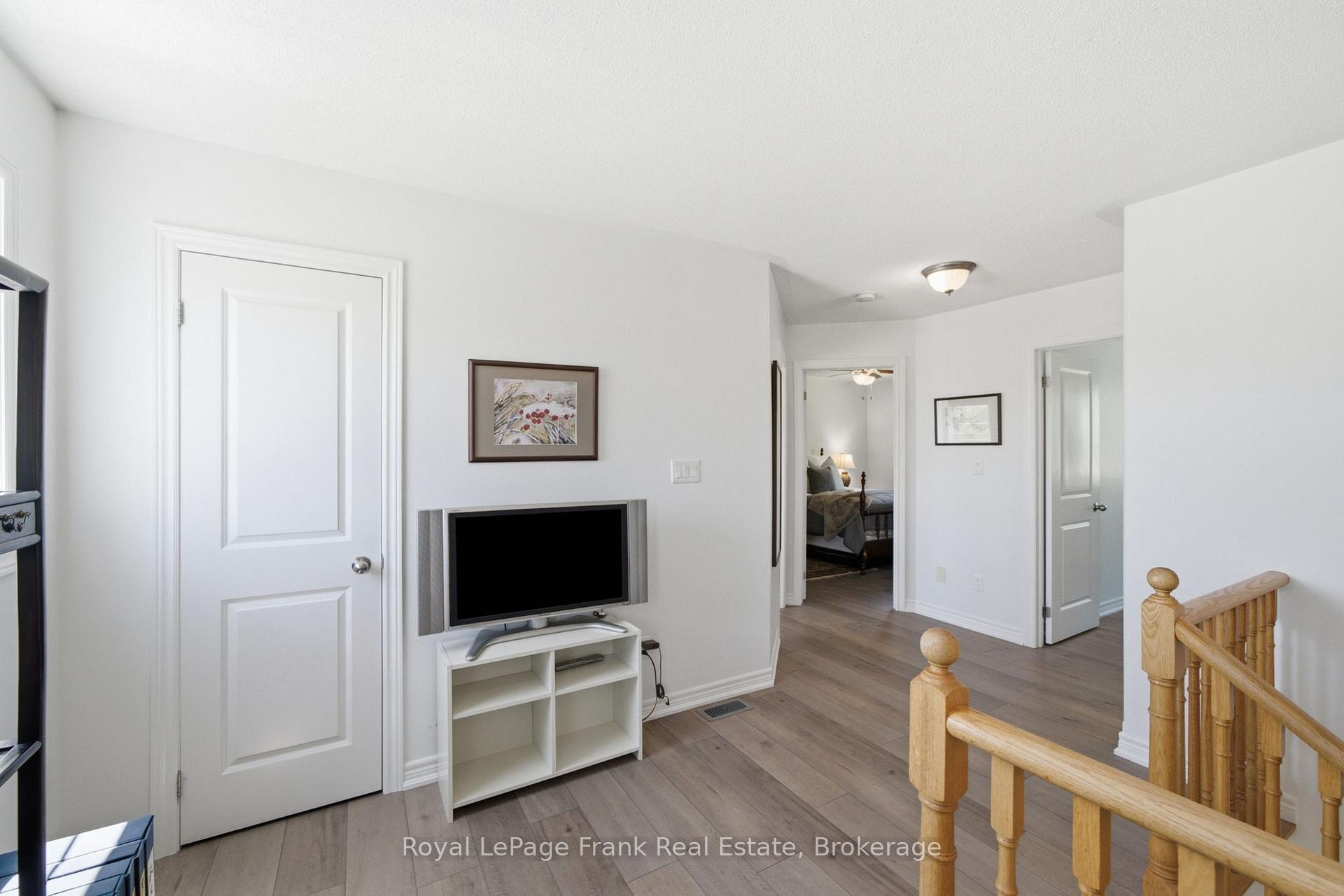 Photo 15 of 26 Fallingbrook Crescent, Kawartha Lakes, Lindsay — HOMEH