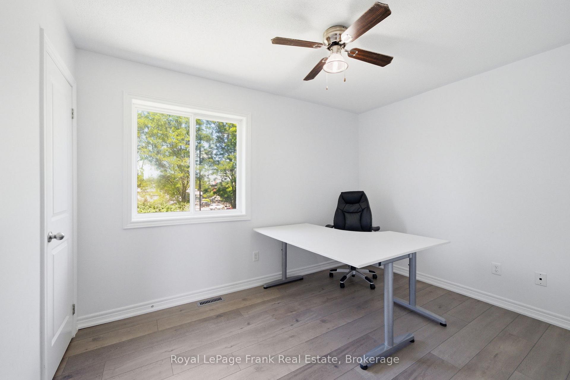 Photo 16 of 26 Fallingbrook Crescent, Kawartha Lakes, Lindsay — HOMEH