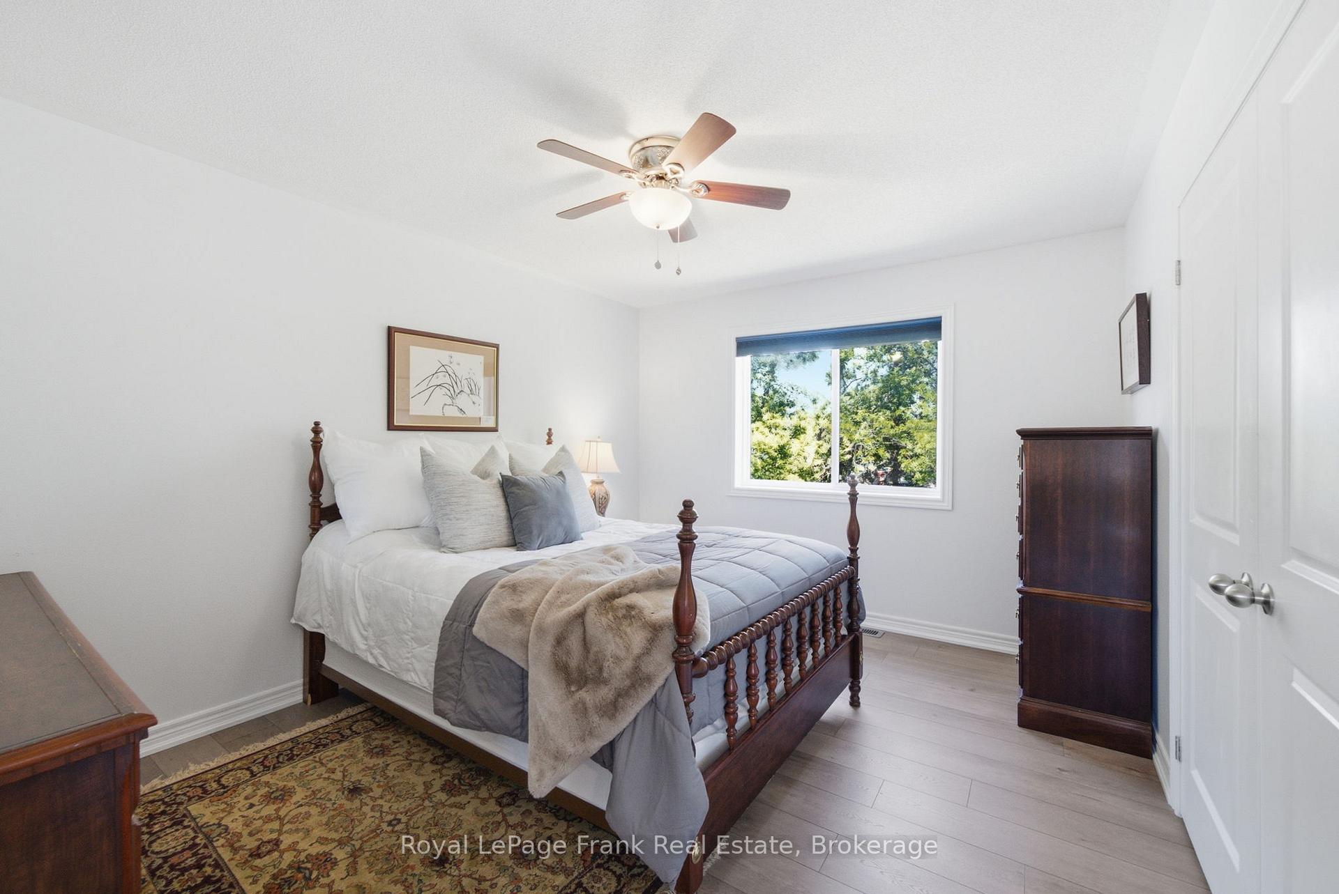 Photo 20 of 26 Fallingbrook Crescent, Kawartha Lakes, Lindsay — HOMEH