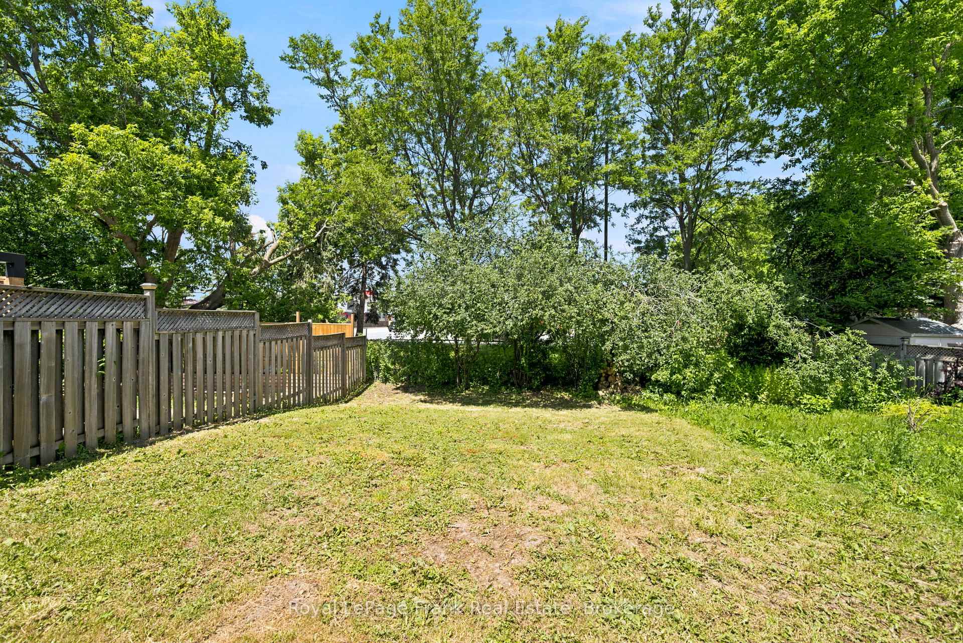 Photo 38 of 26 Fallingbrook Crescent, Kawartha Lakes, Lindsay — HOMEH