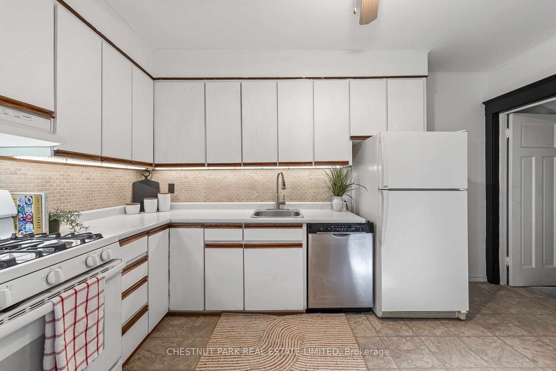 Photo 25 of 791 Manning Avenue, Toronto, The Annex — HOMEH
