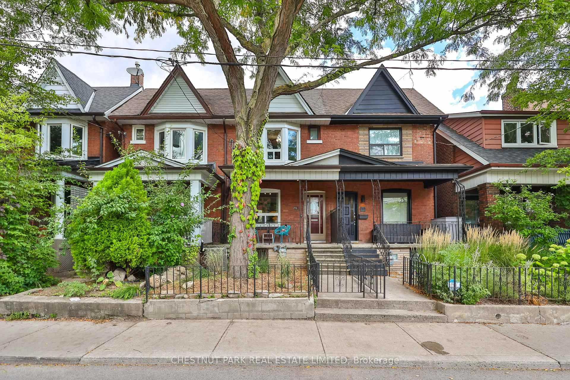 Photo 3 of 791 Manning Avenue, Toronto, The Annex — HOMEH