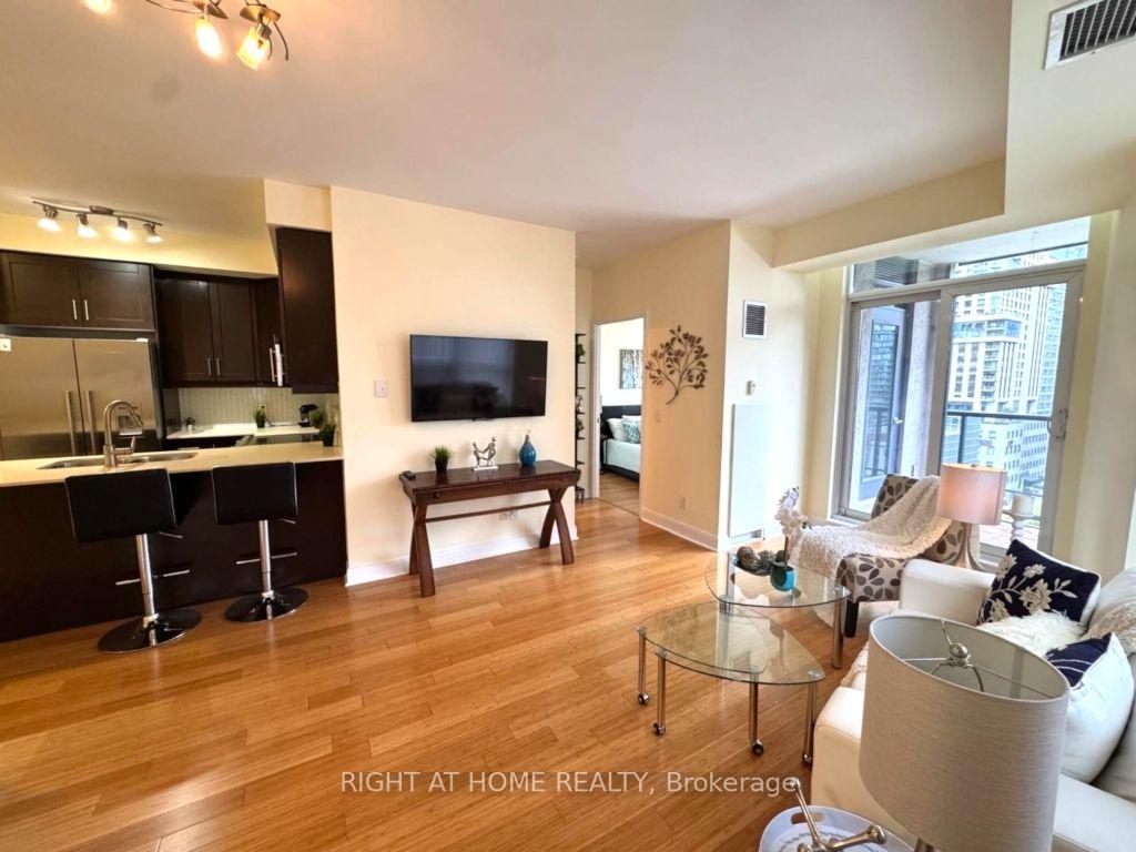 Photo 3 of Unit 1409, 1 Scott Street, Toronto, Waterfront Communities — HOMEH