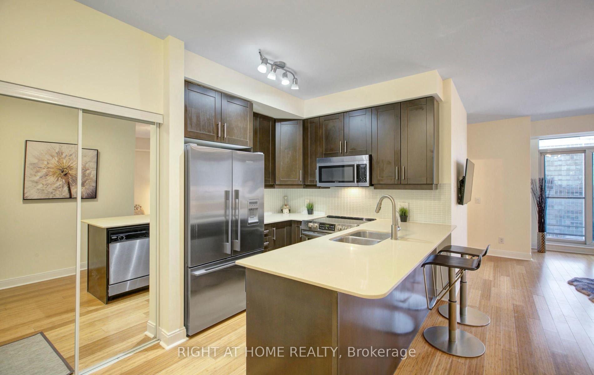 Photo 5 of Unit 1409, 1 Scott Street, Toronto, Waterfront Communities — HOMEH