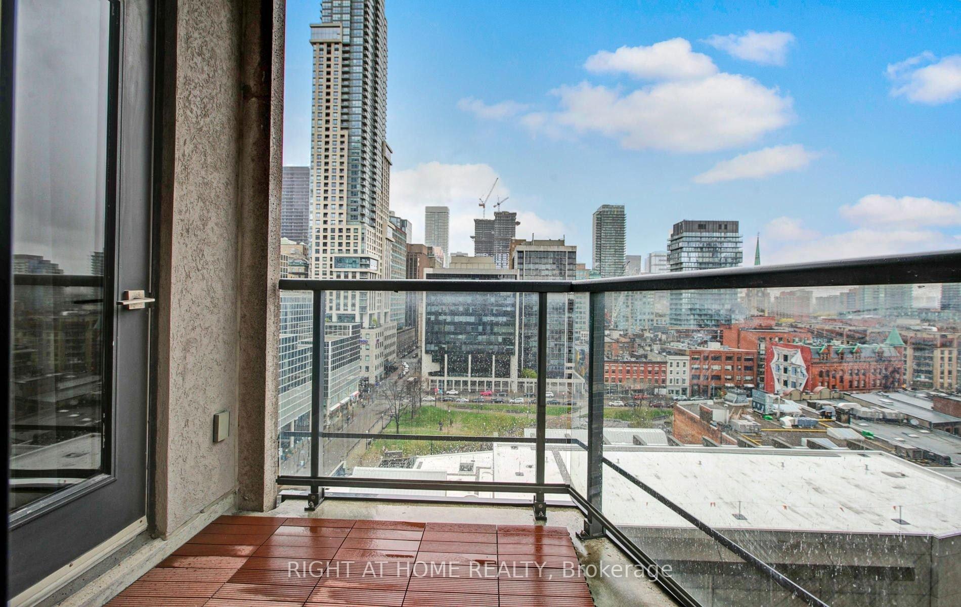 Photo 12 of Unit 1409, 1 Scott Street, Toronto, Waterfront Communities — HOMEH