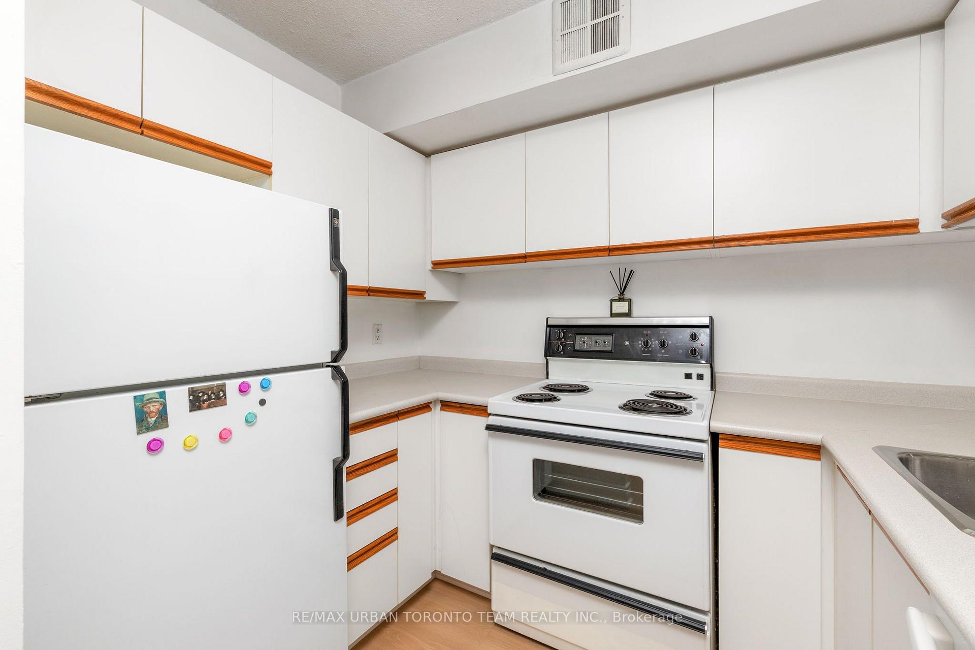 Photo 14 of Unit 418, 92 King Street E, Toronto, Church-Yonge Corridor — HOMEH