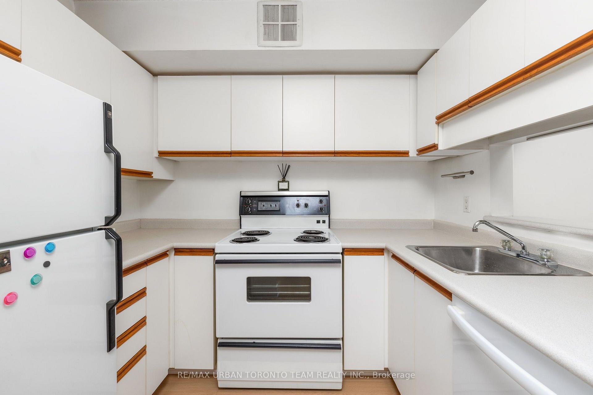 Photo 15 of Unit 418, 92 King Street E, Toronto, Church-Yonge Corridor — HOMEH