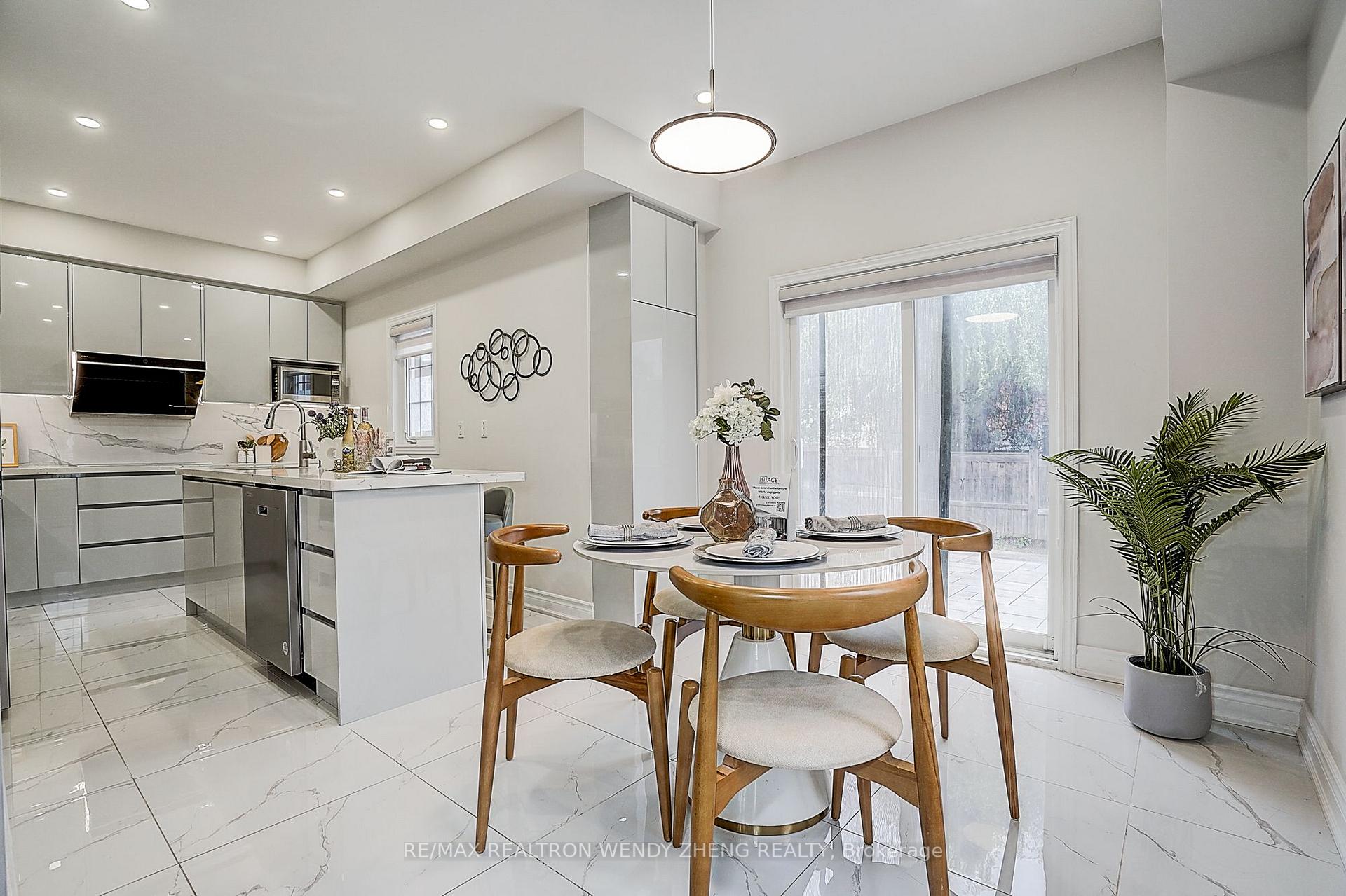 Photo 17 of 20 Havenwood Trail, Georgina, Keswick South — HOMEH
