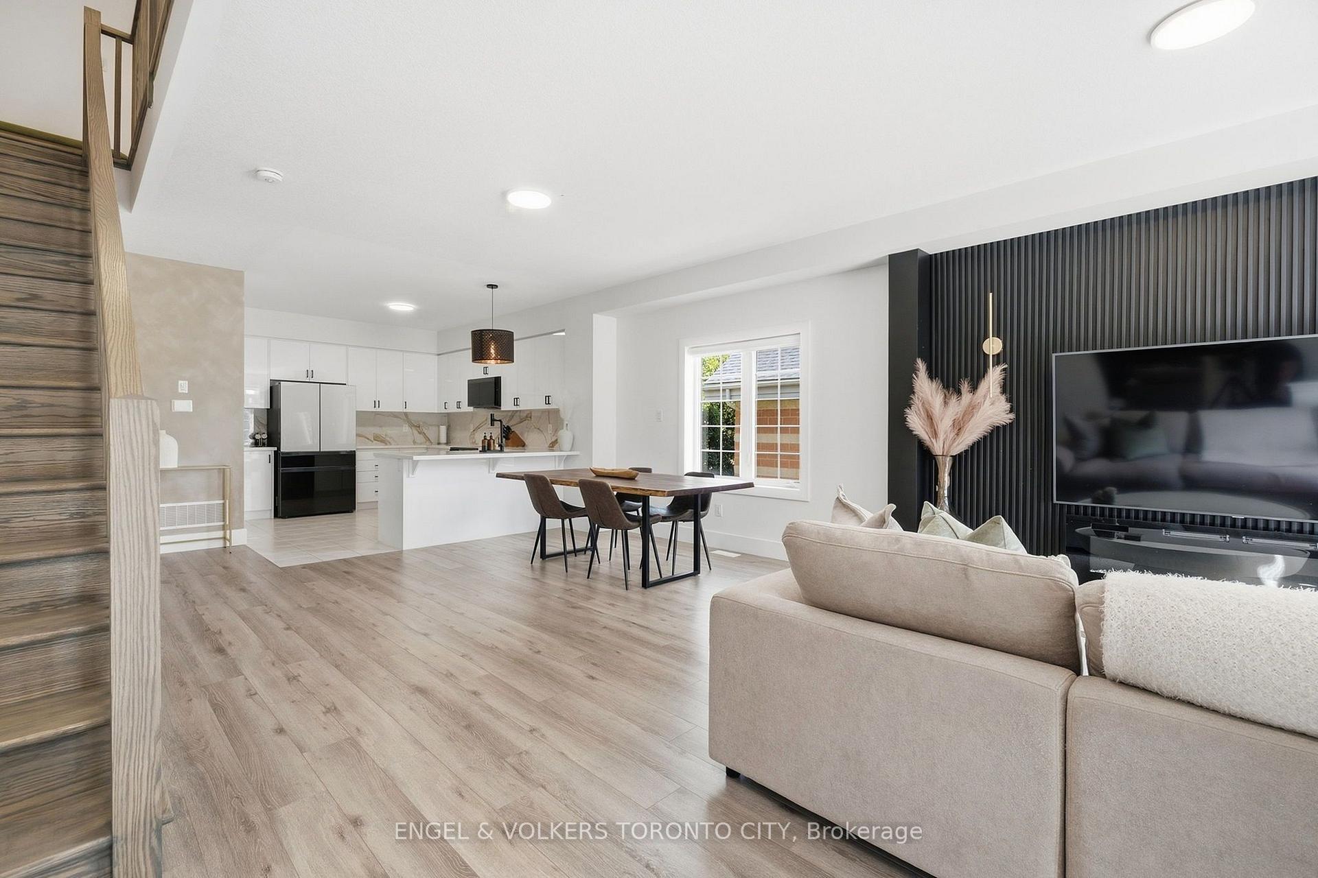 Photo 11 of Unit 6, 305 Garner Road W, Hamilton, Ancaster — HOMEH