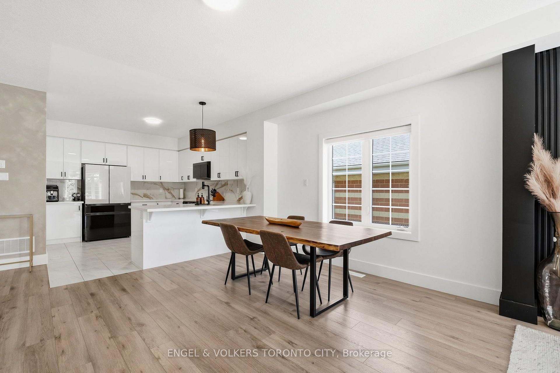 Photo 14 of Unit 6, 305 Garner Road W, Hamilton, Ancaster — HOMEH
