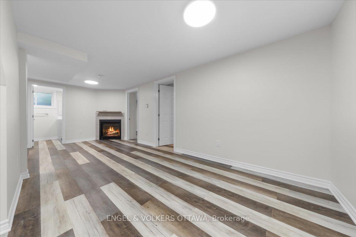 Photo 5 of Unit B, 616 Browning Avenue, Ottawa, Riverview Park — HOMEH