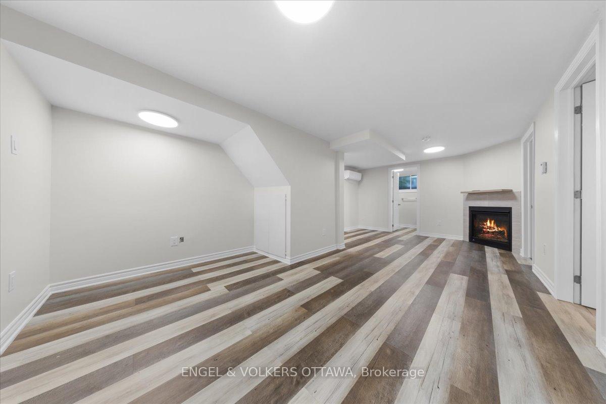 Photo 6 of Unit B, 616 Browning Avenue, Ottawa, Riverview Park — HOMEH
