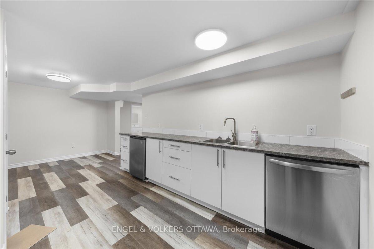Photo 12 of Unit B, 616 Browning Avenue, Ottawa, Riverview Park — HOMEH