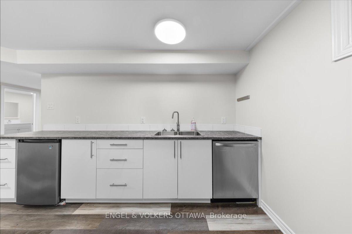 Photo 13 of Unit B, 616 Browning Avenue, Ottawa, Riverview Park — HOMEH