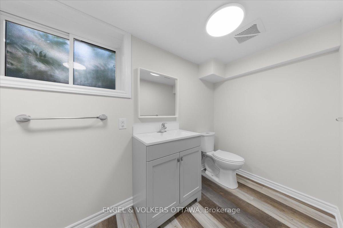 Photo 16 of Unit B, 616 Browning Avenue, Ottawa, Riverview Park — HOMEH