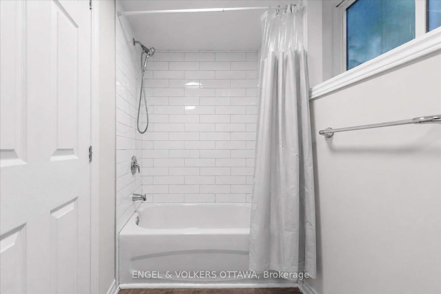 Photo 17 of Unit B, 616 Browning Avenue, Ottawa, Riverview Park — HOMEH