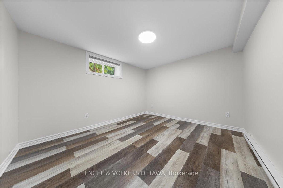 Photo 18 of Unit B, 616 Browning Avenue, Ottawa, Riverview Park — HOMEH